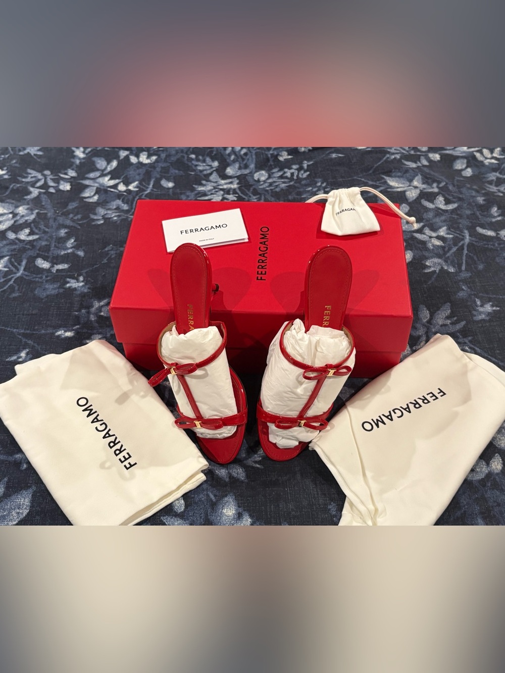 FERRAGAMO
Women's Abili 40 Mini Bow Sandals. Red . Size 6C - Picture 6 of 11